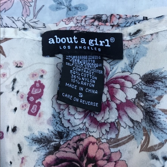 About a Girl Sheer long sleeve floral tunic size small - Picture 6 of 8